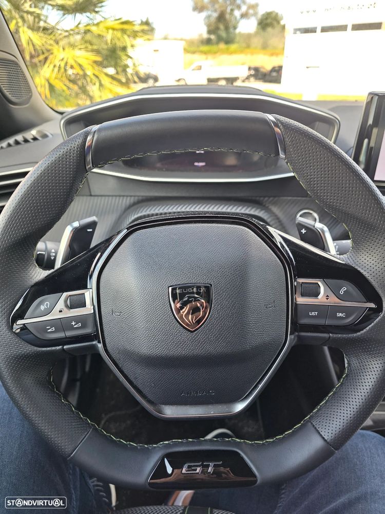 Peugeot 2008 PureTech 130 EAT8 GT - 8