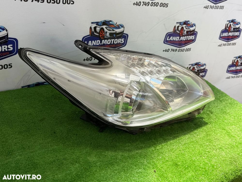 FAR UK DREAPTA TOYOTA PRIUS 2012 HYBRID 1.8 BENZINA COD OEM 8113047500 2009-2015 - 2