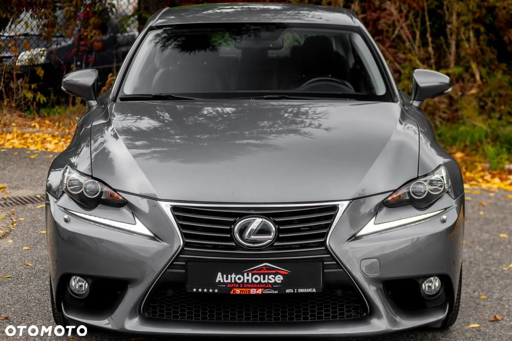Lexus IS 300h Business Edition - 3