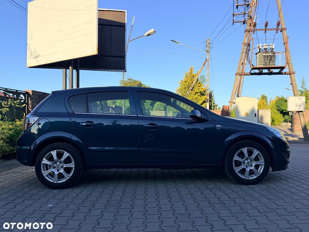 Opel Astra 1.6 Innovation - 12