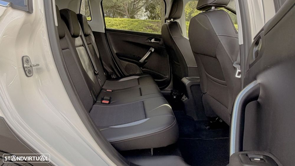 Peugeot 2008 1.2 PureTech Allure - 8