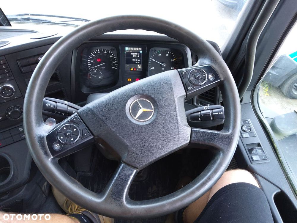 Mercedes-Benz AROCS 3240 - 8