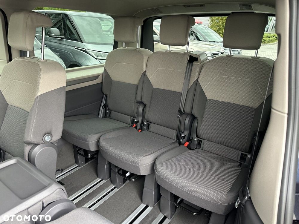 Volkswagen Multivan - 32