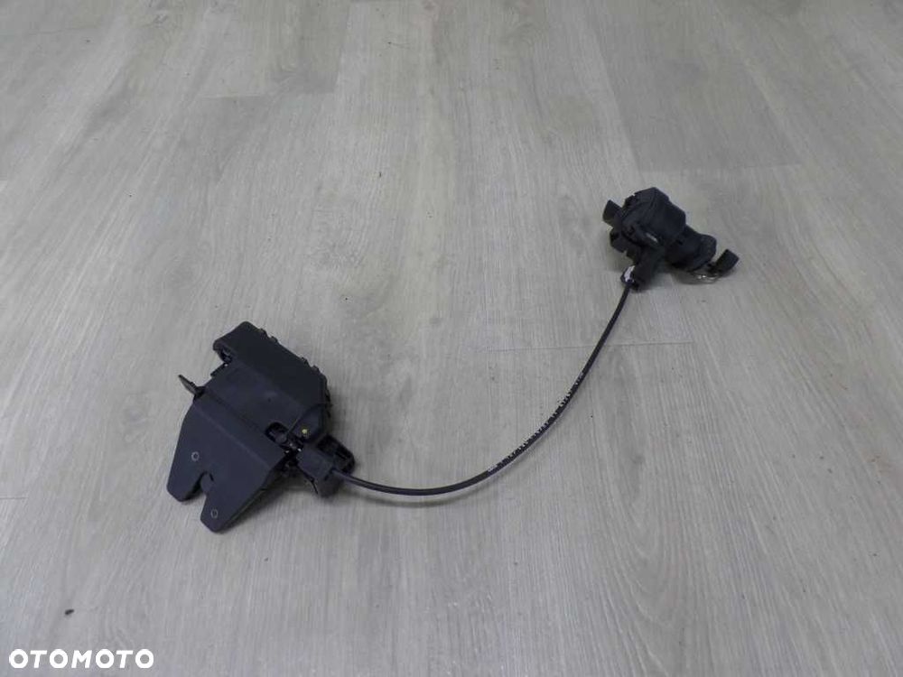 BMW 3 E90 ZAMEK WKLADKA BAGAZNIKA 7840617 04-08 - 1