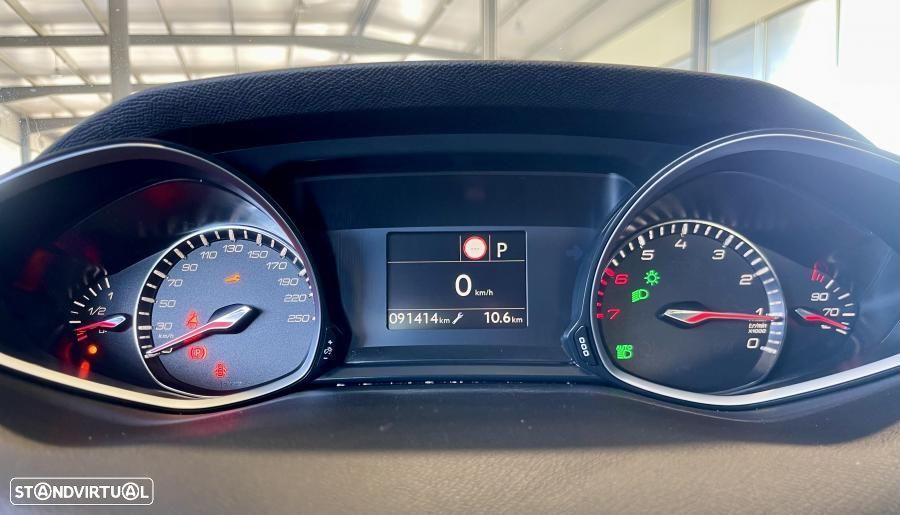 Peugeot 308 1.2 PureTech Allure Pack EAT8 - 12