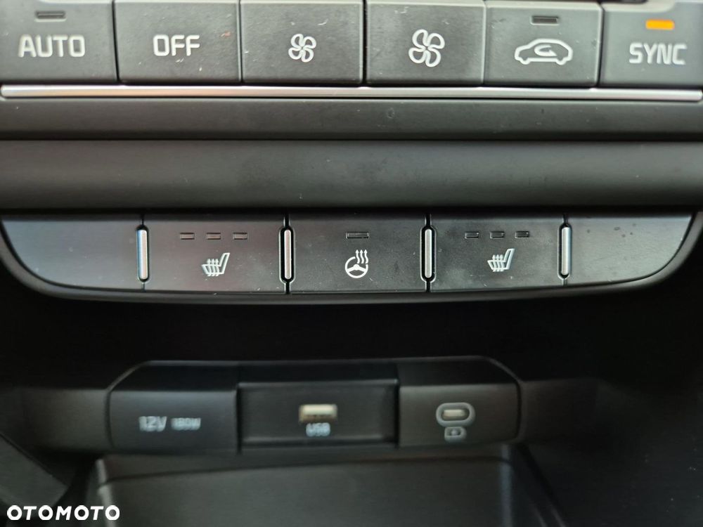 Kia Ceed 1.5 T-GDI M DCT - 23