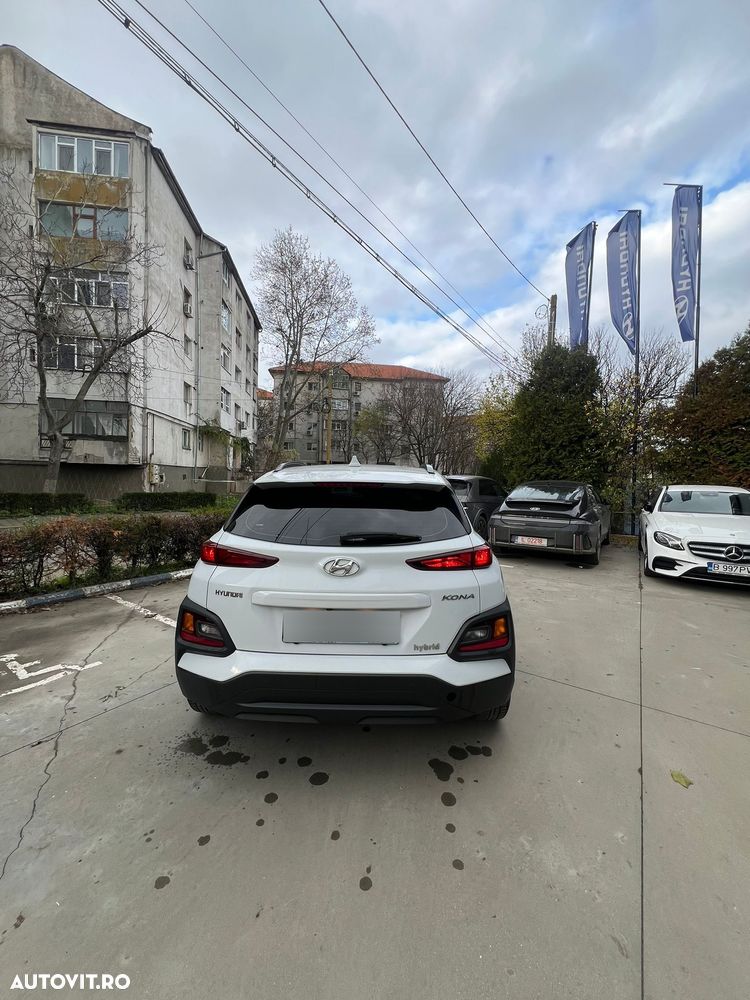 Hyundai KONA - 7