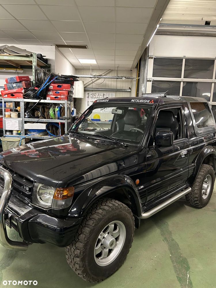 Mitsubishi Pajero Sport - 2