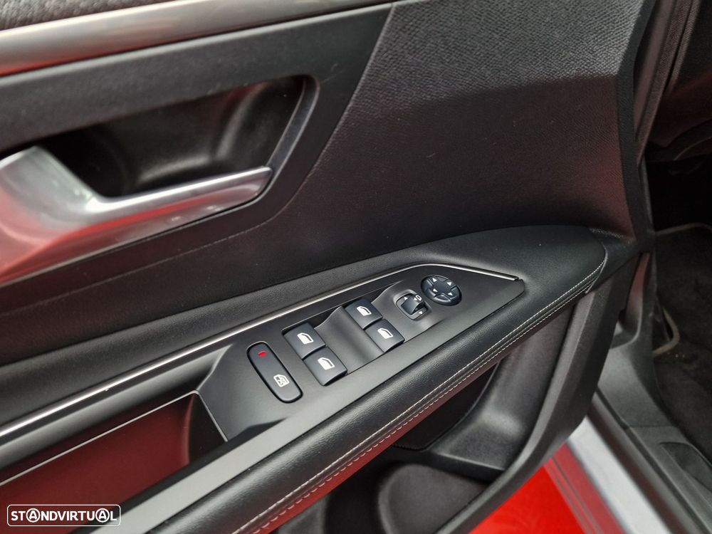 Peugeot 3008 1.2 PureTech Allure Pack EAT8 - 9