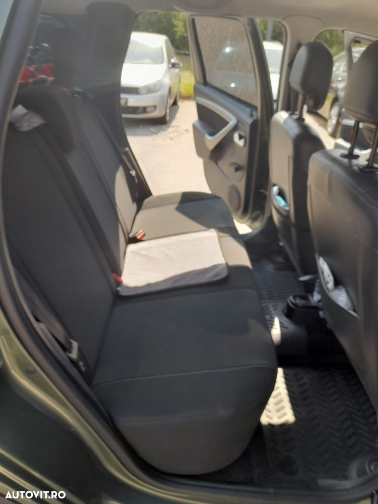 Dacia Duster 1.5 dCi 4x2 Ambiance - 22