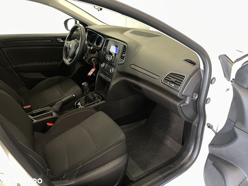 Renault Megane TCe 140 GPF Zen - 9