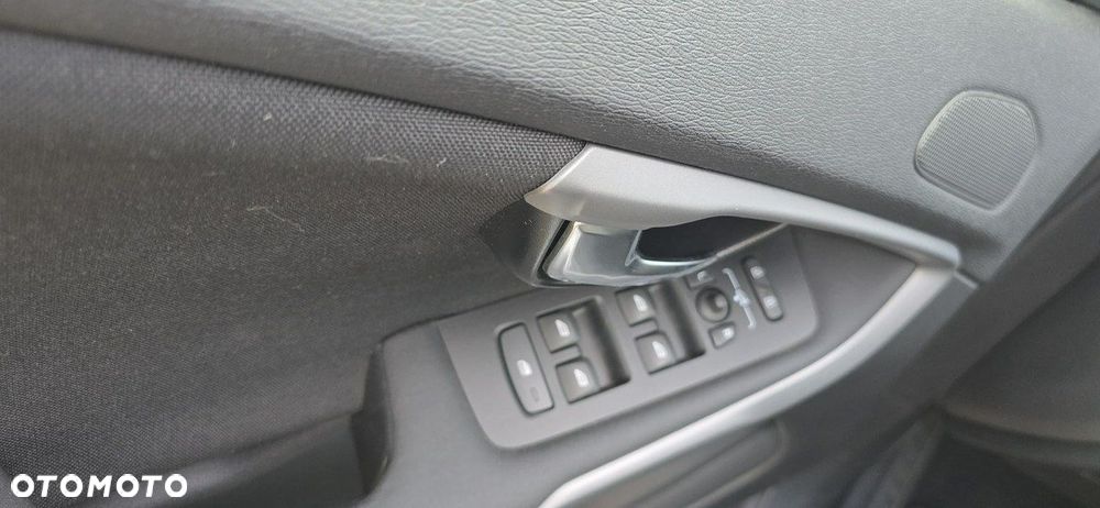 Volvo V40 - 23
