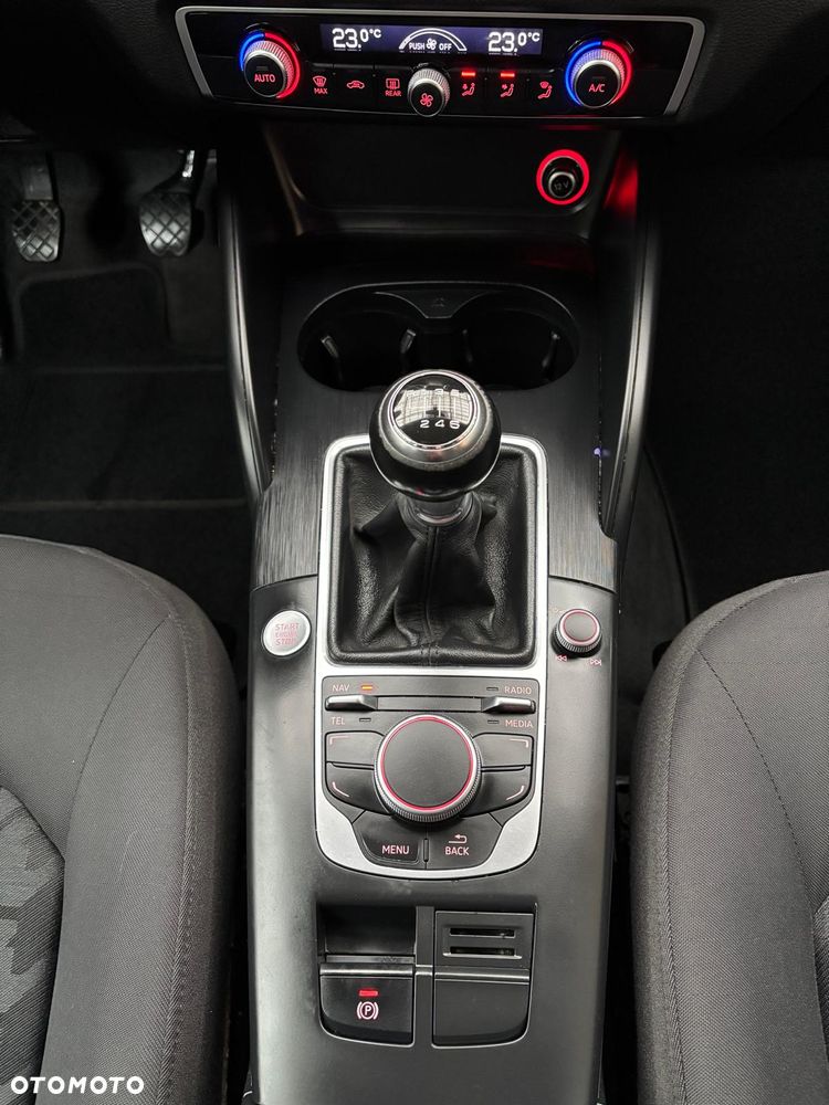 Audi A3 Sportback 1.6 TDI (clean diesel) S line Sportpaket - 27