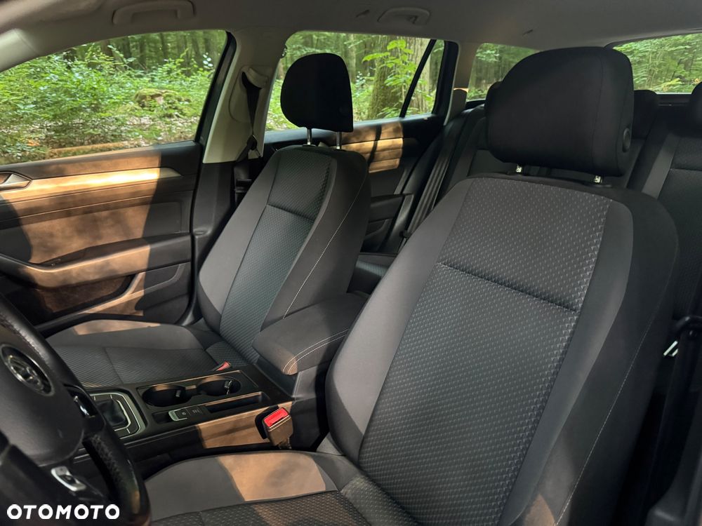 Volkswagen Passat - 8