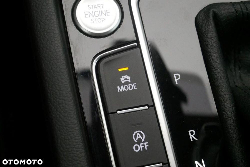 Volkswagen Passat Variant 2.0 TSI Elegance DSG - 23