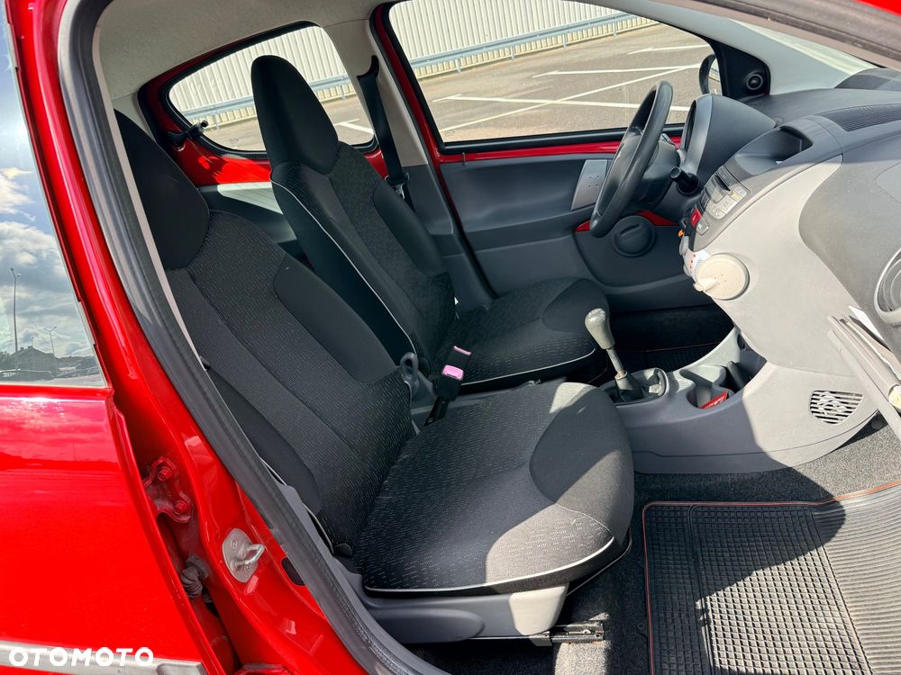 Peugeot 107 1.0 Urban Move - 30