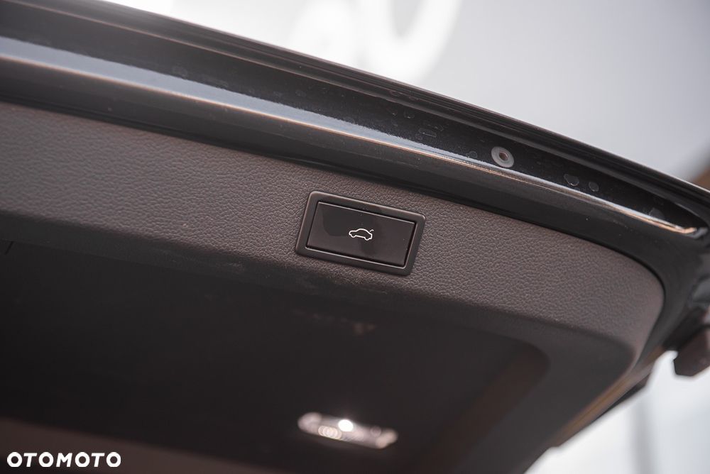 Skoda Superb 2.0 TDI SCR 4x4 L&K DSG - 23