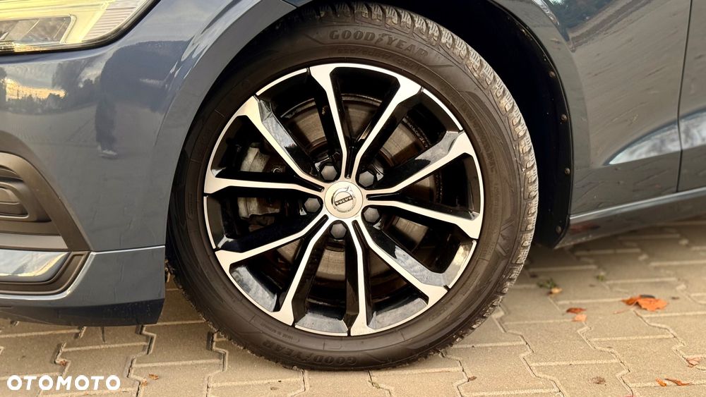 Volvo V60 B3 B DKG Momentum - 13