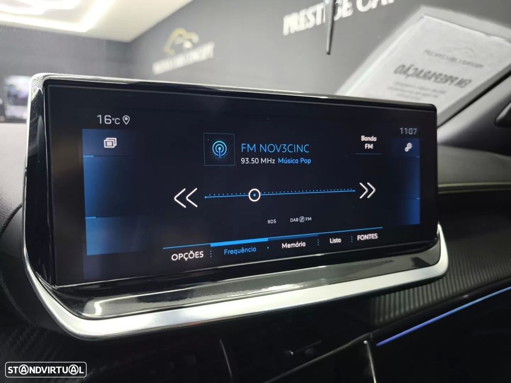 Peugeot 2008 1.5 BlueHDi GT Line EAT8 - 32