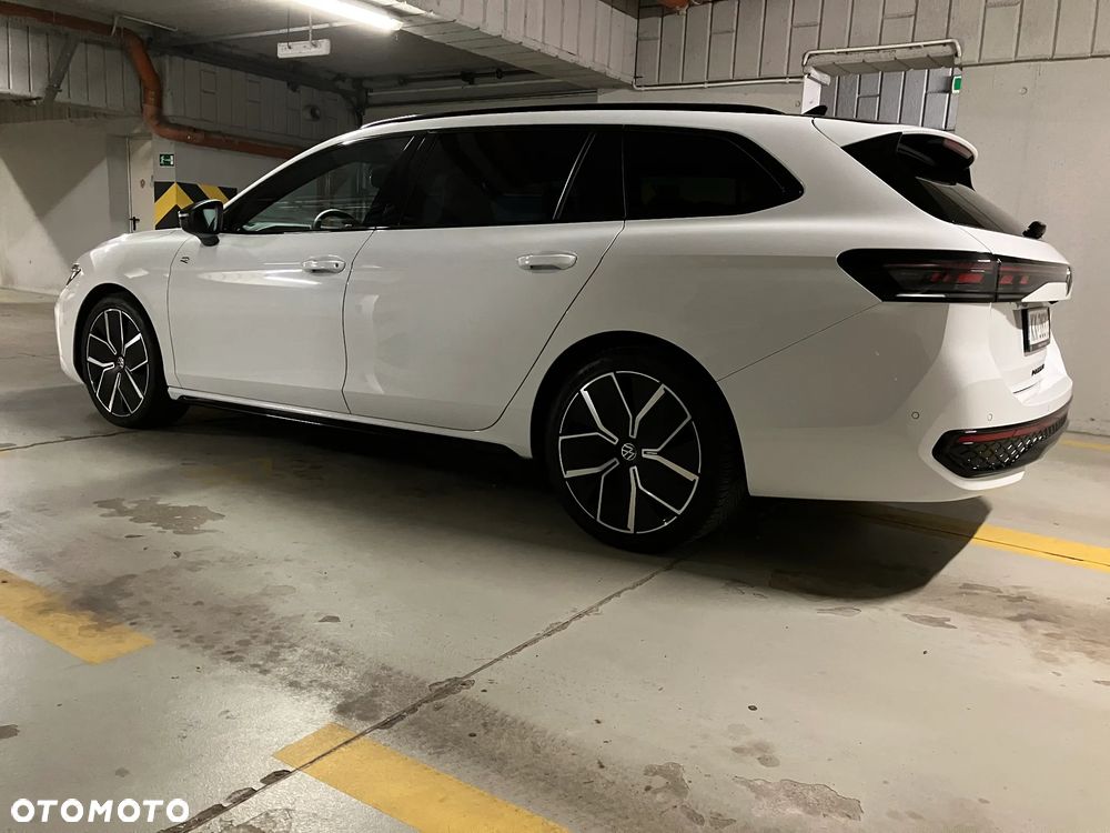 Volkswagen Passat - 9