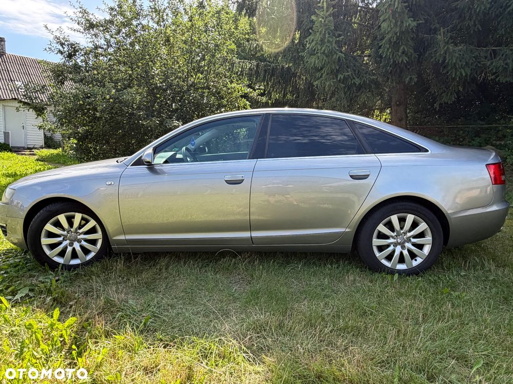 Audi A6 Limousine 2.4 - 8