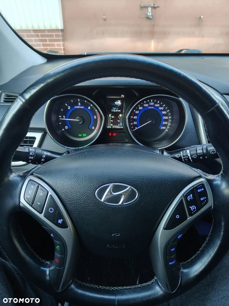 Hyundai i30 blue 1.6 CRDi Trend - 8