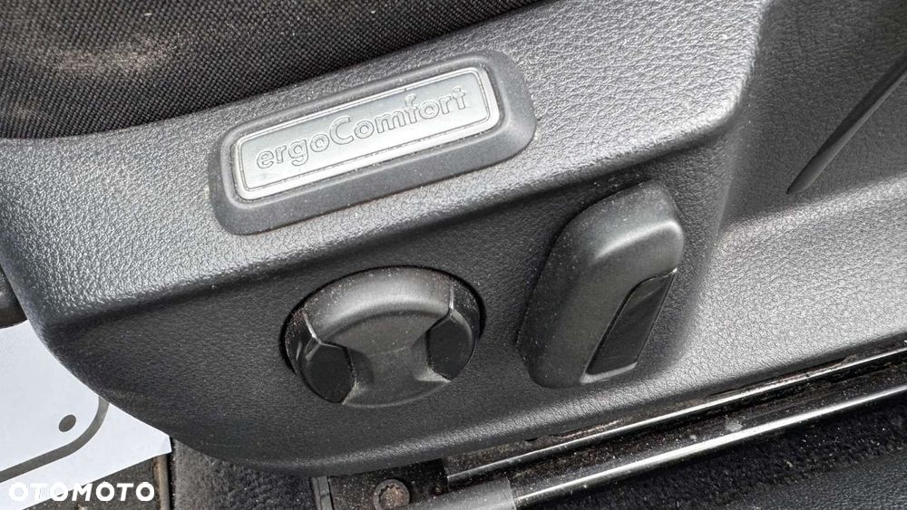 Volkswagen Passat - 31