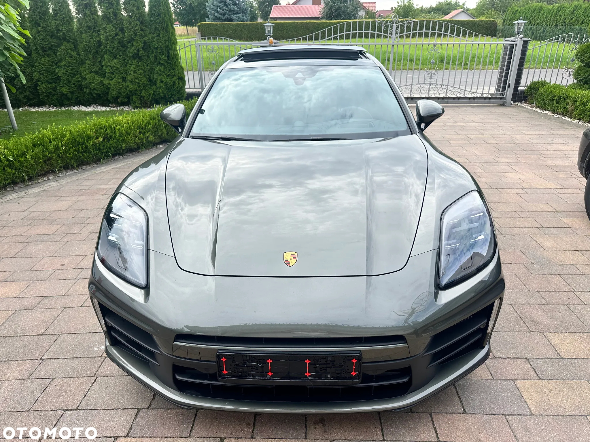 Porsche Panamera 4 E-Hybrid PHEV - 2