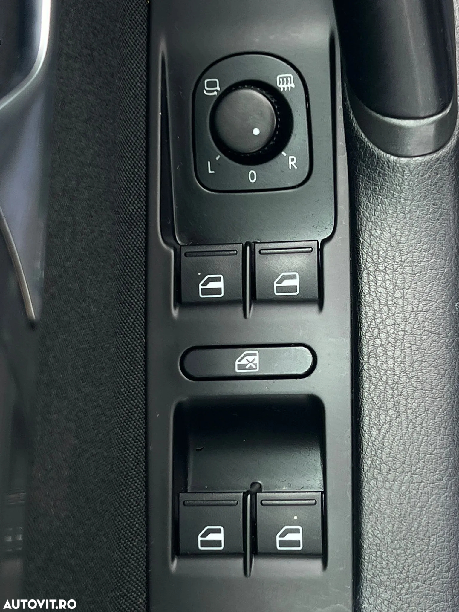 Volkswagen Passat Variant 2.0 TDI BlueMotion Technology Comfortline - 38