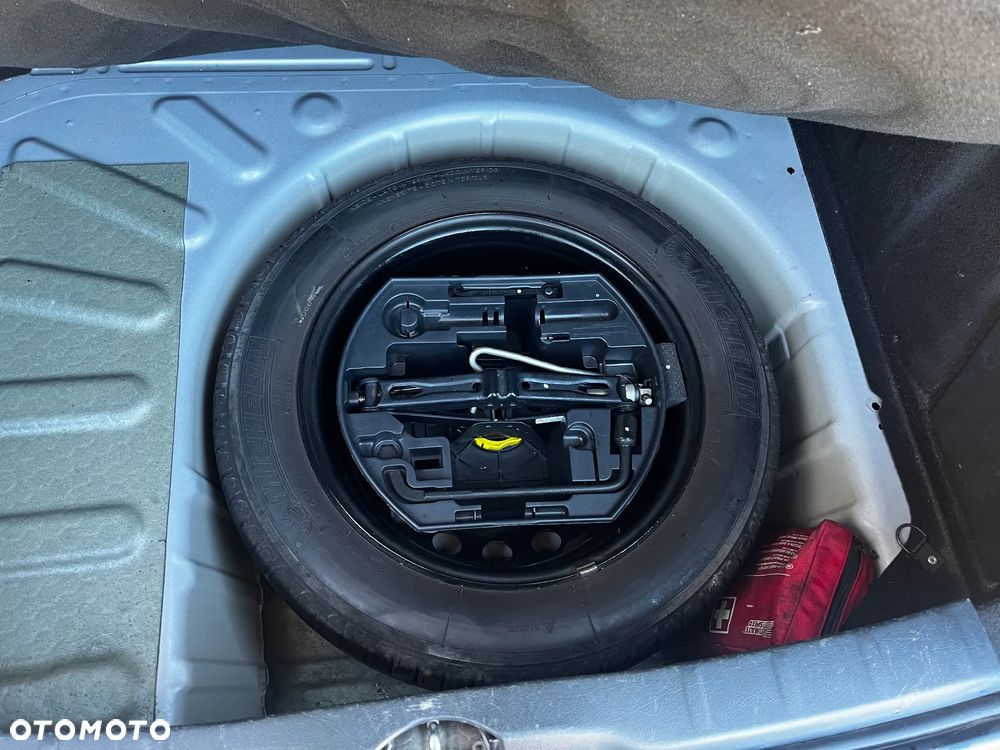 Citroën C4 1.6 HDi Equilibre - 14