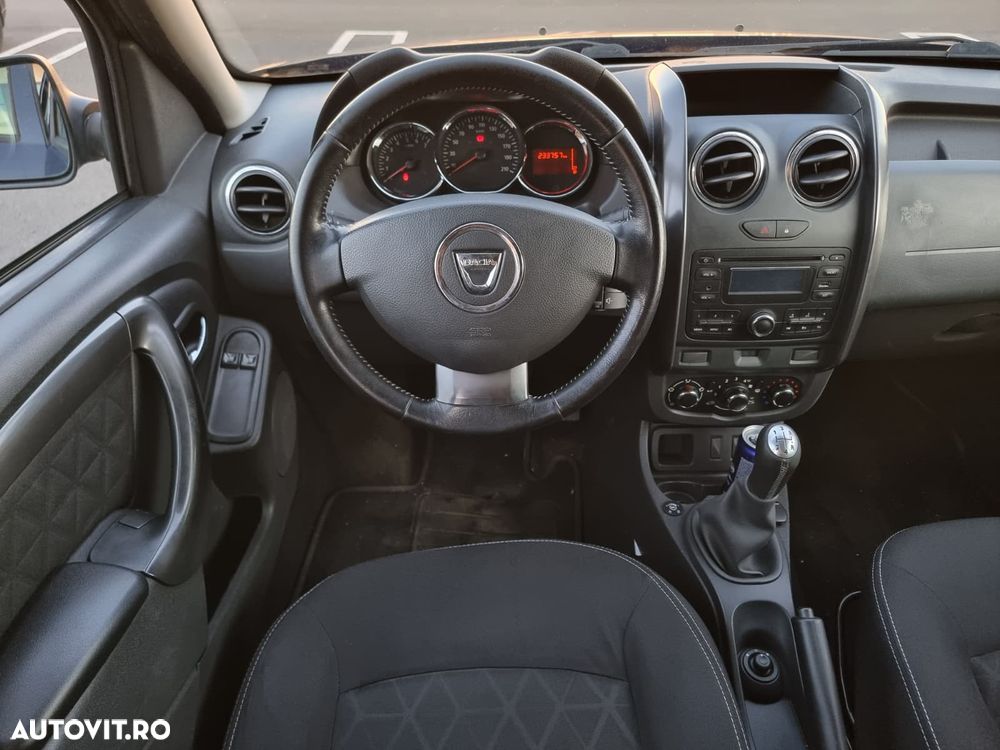 Dacia Duster 1.6 4x2 Laureate - 11