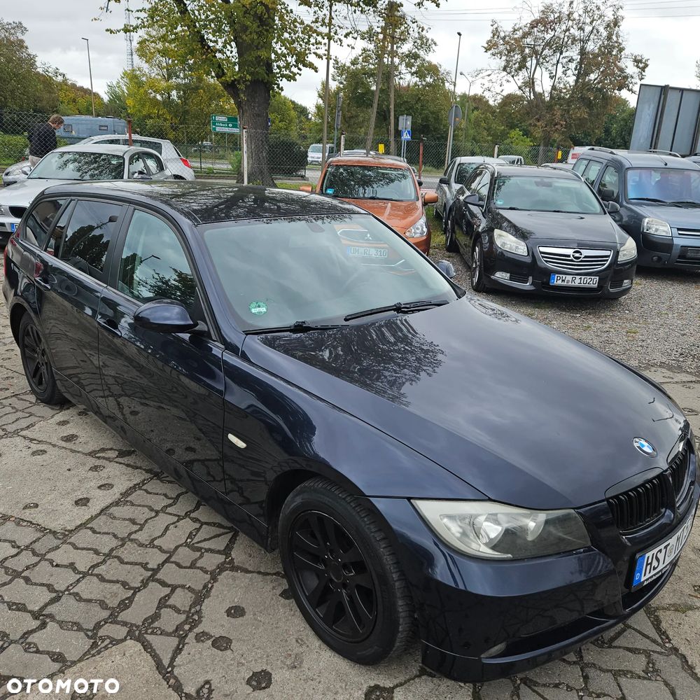 BMW Seria 3 318i Touring - 6