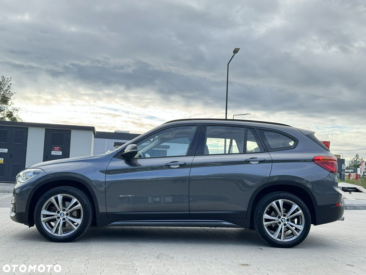 BMW X1 xDrive18d Sport Line - 6