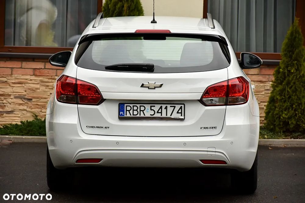 Chevrolet Cruze Station Wagon 1.6 LS+ - 16