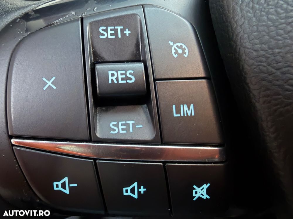 FORD Kuga 2021 — imagine 21