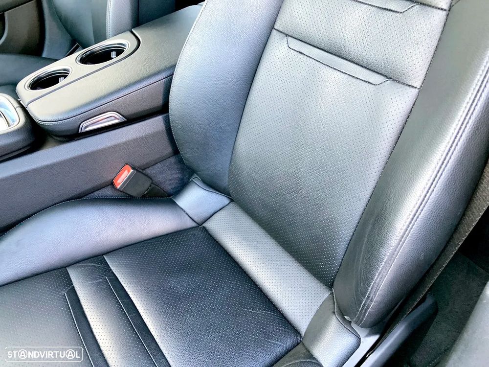 Porsche Panamera 4 E-Hybrid - 25