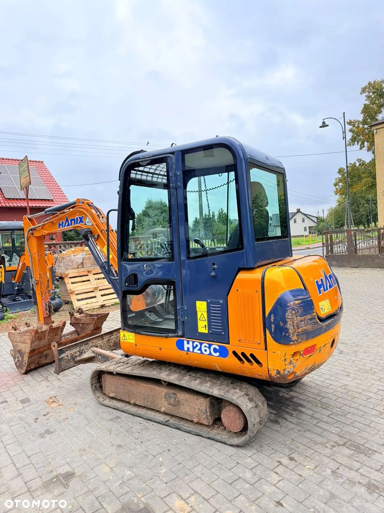 Hanix H26C - 19