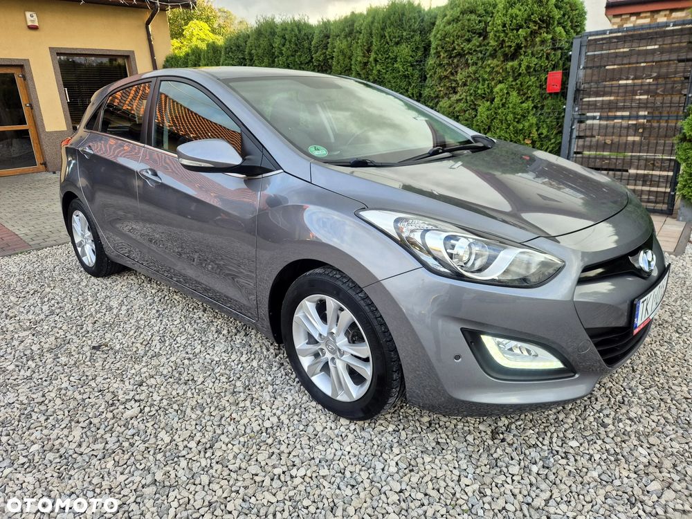 Hyundai i30 1.4 Intro Edition - 12