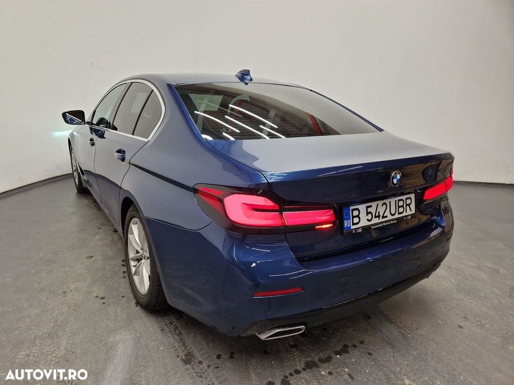 BMW Seria 5 520d xDrive AT - 3