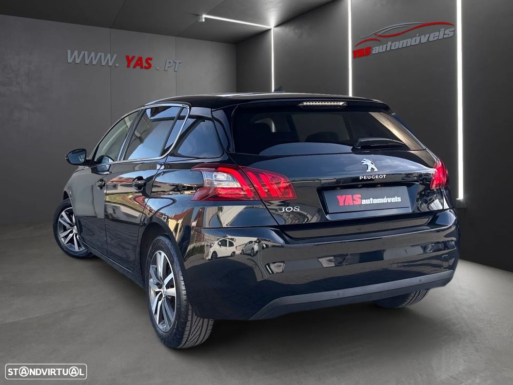 Peugeot 308 1.2 PureTech Allure - 26