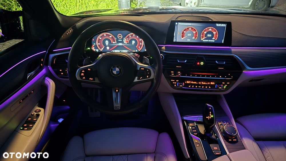 BMW Seria 5 530i xDrive M Sport sport - 18