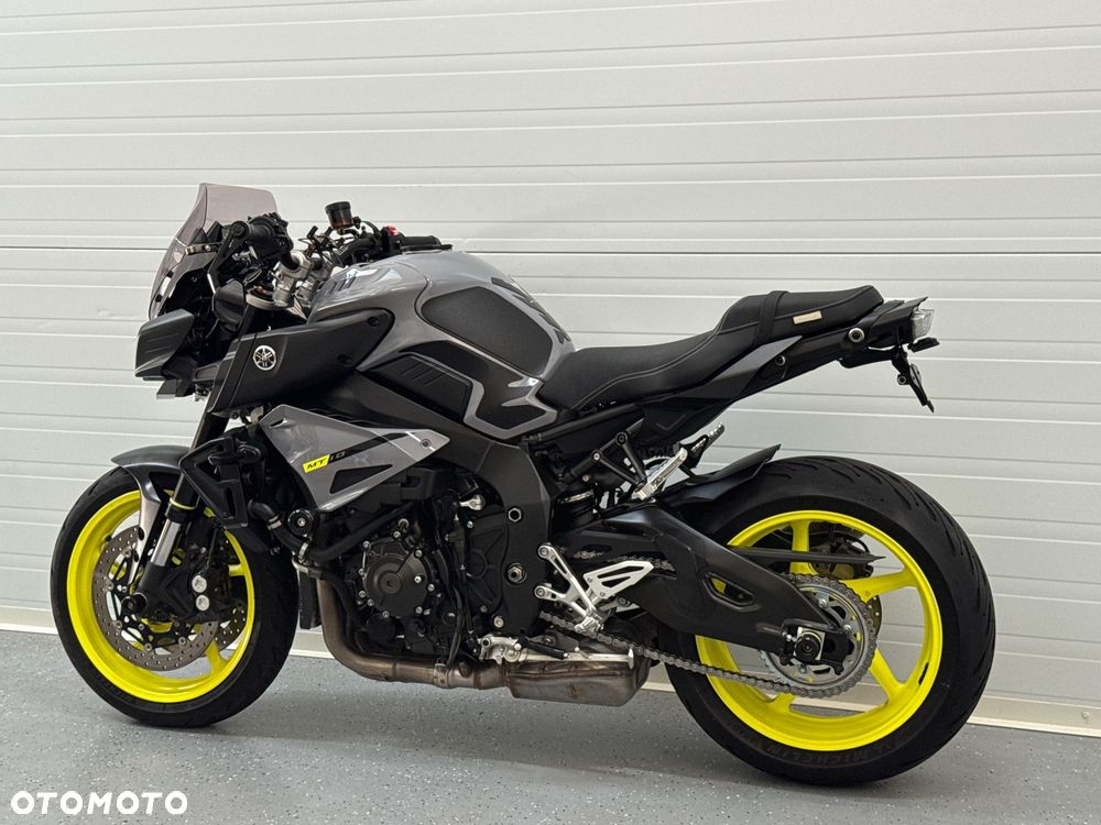 Yamaha MT - 22