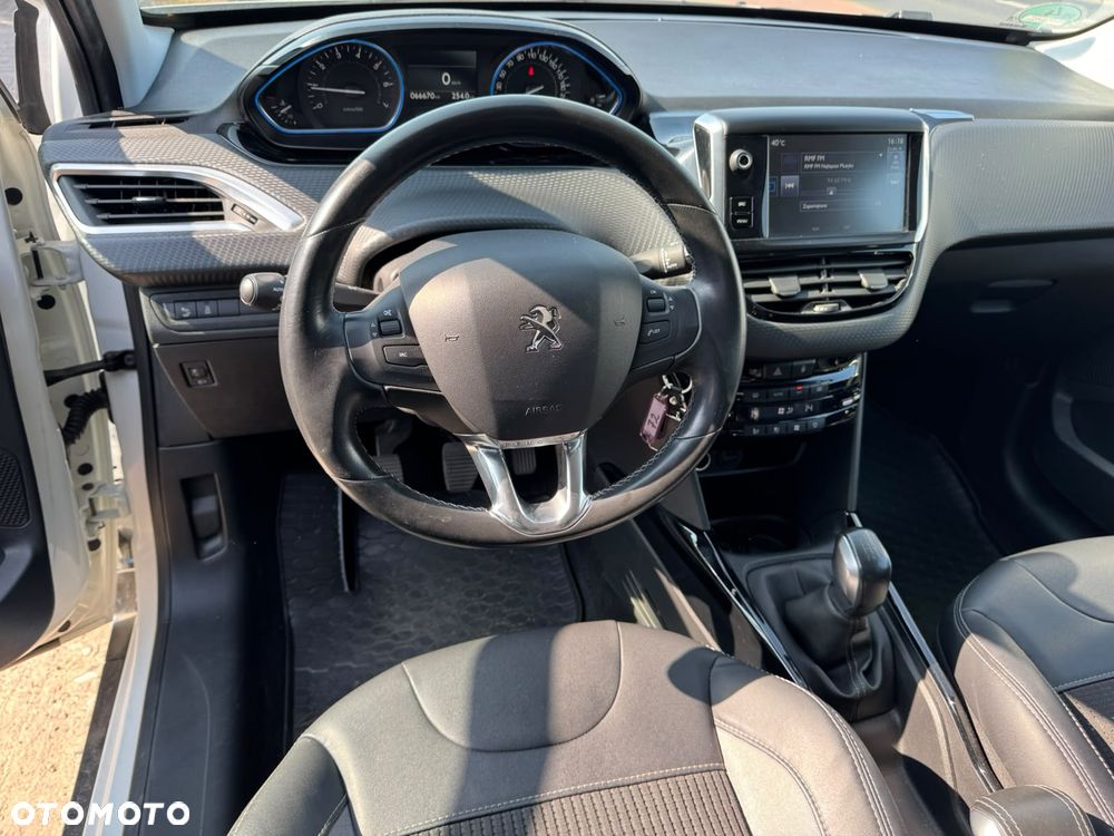 Peugeot 2008 1.2 VTi Allure - 14