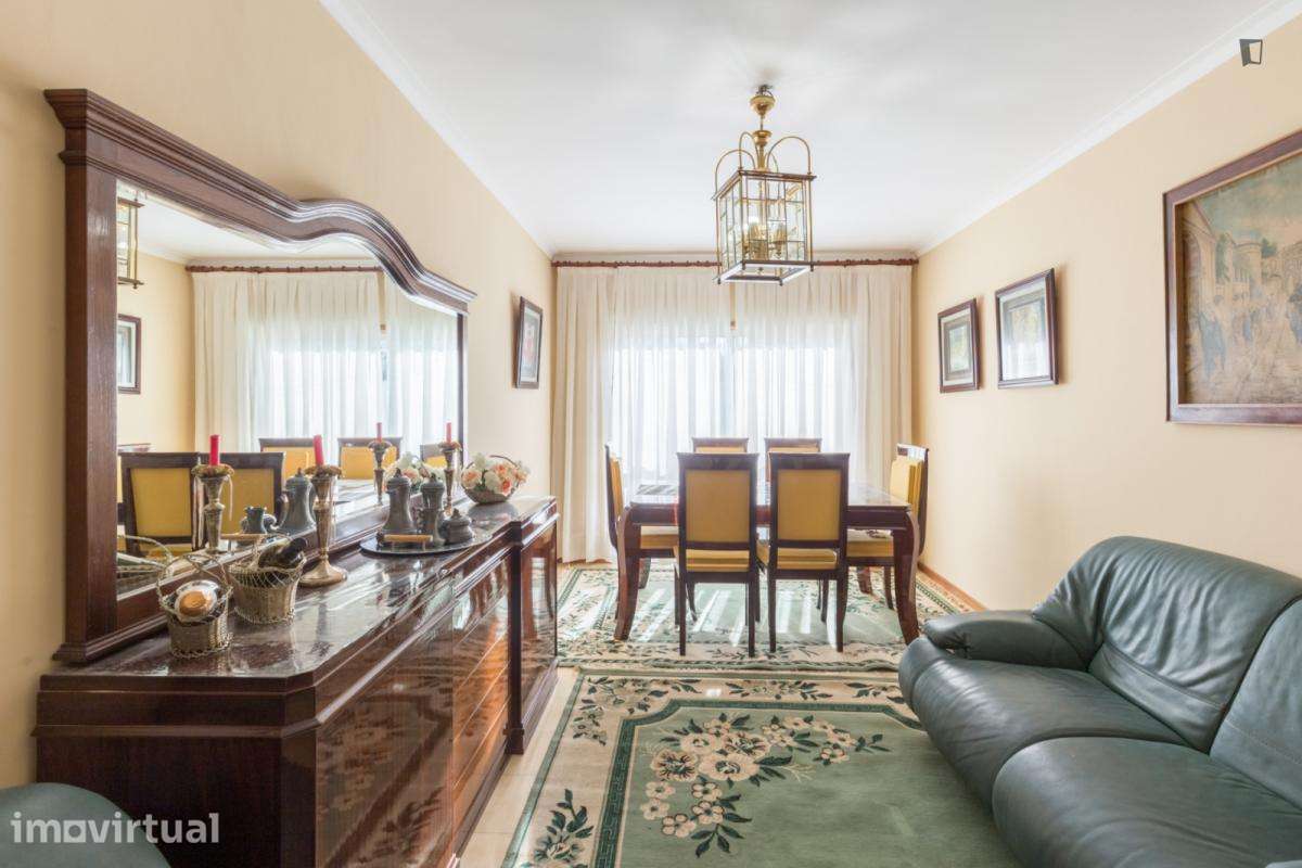 Quarto - localizado em Campanhã Porto - Grande imagem: 3/23