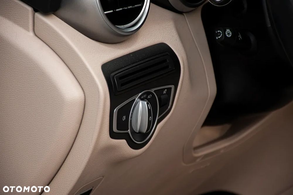 Mercedes-Benz GLC 300 4Matic 9G-TRONIC AMG Line - 26