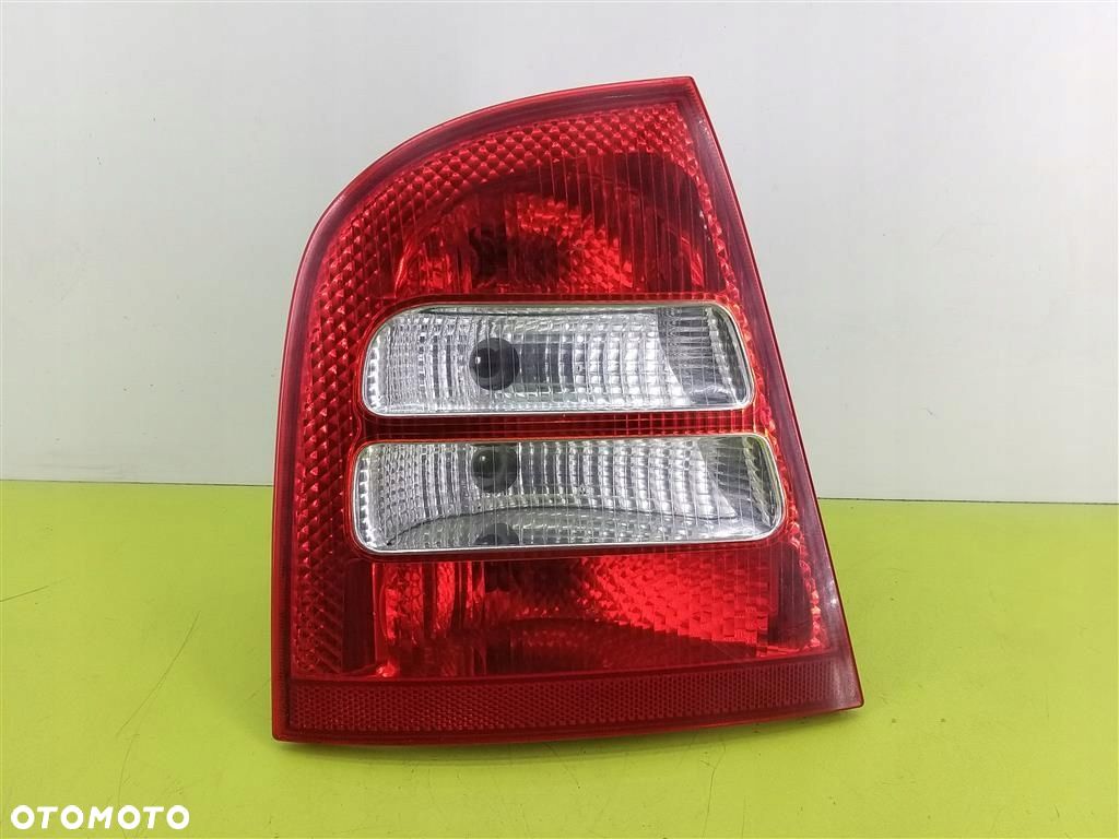 Lampa lewa tylna tył Skoda Octavia I HATCHBACK 2000-2010 1U6945095 ORYGINAŁ - 1