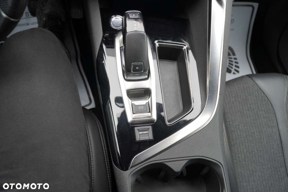 Peugeot 3008 BlueHDi 130 Stop & Start EAT8 GT Pack - 22