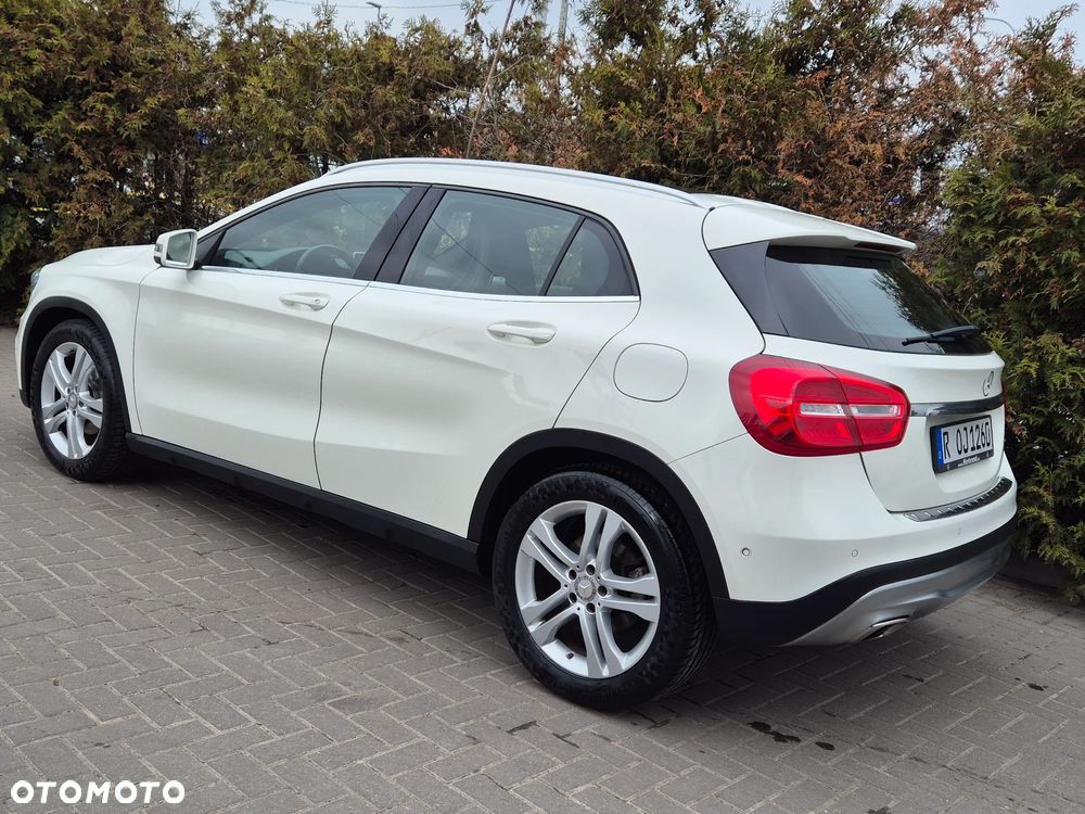 Mercedes-Benz GLA 200 Urban - 9