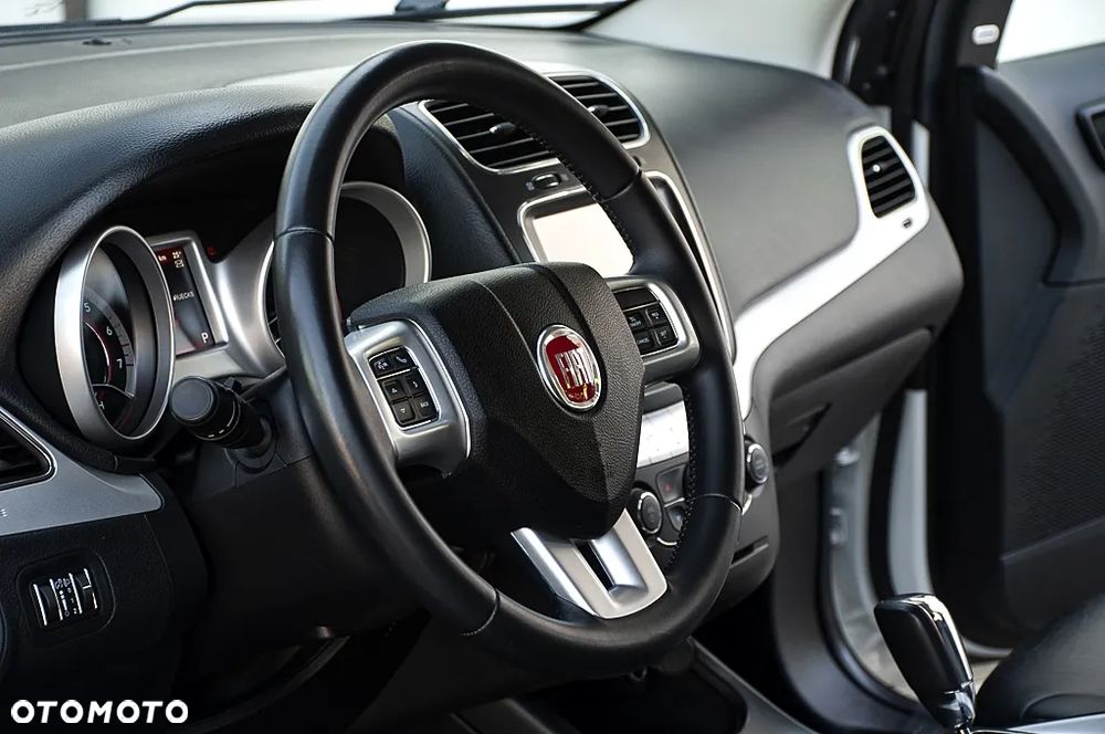 Fiat Freemont 2.4 16V VVT Automatik Lounge - 23