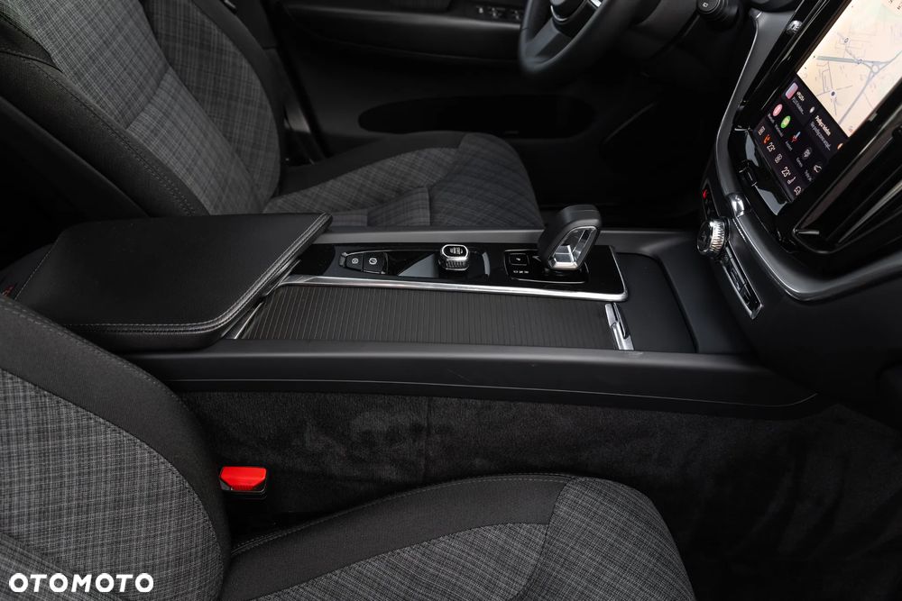 Volvo XC 60 B4 B Core - 31